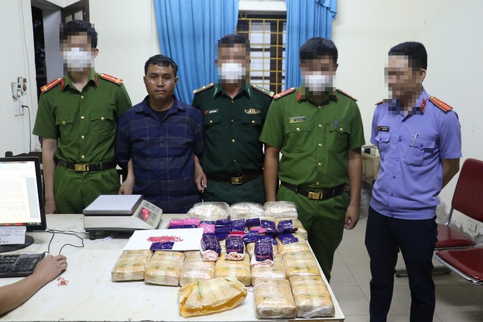 Bắt "ông trùm" đường dây ma túy xuyên quốc gia, thu 170.000 viên ma túy- Ảnh 1. Bắt "ông trùm" đường dây ma túy xuyên quốc gia, thu 170.000 viên ma túy- Ảnh 1.