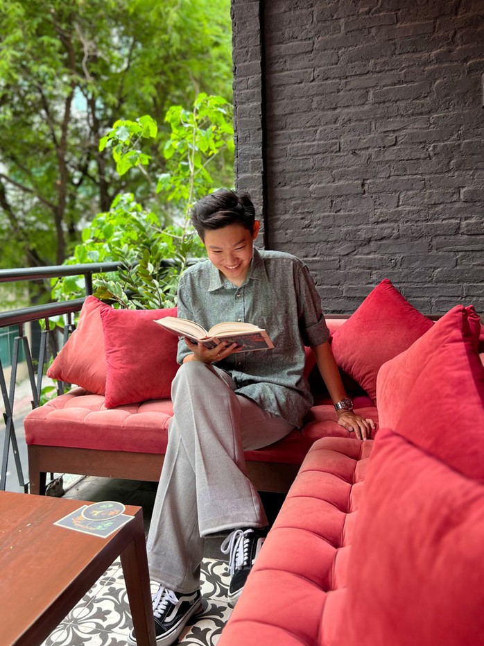 Ta Nab say mê theo đuổi đam mê sử dụng công nghệ để tạo ra nhiều nội dung hữu ích trên mạng xã hội. (Ảnh do nhân vật cung cấp) Ta Nab say mê theo đuổi đam mê sử dụng công nghệ để tạo ra nhiều nội dung hữu ích trên mạng xã hội. (Ảnh do nhân vật cung cấp)