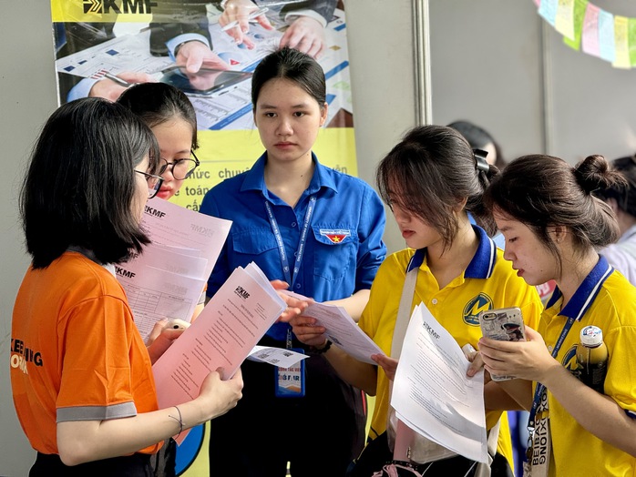 3.000 vị trí việc làm cho sinh viên, người lao động- Ảnh 4. 3.000 vị trí việc làm cho sinh viên, người lao động- Ảnh 4.