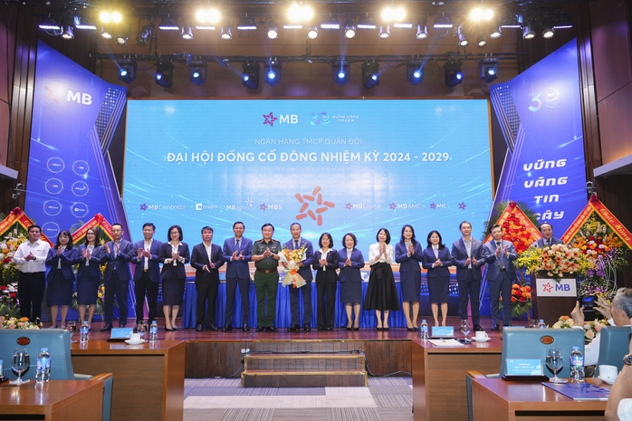 Ông Lưu Trung Thái tiếp tục làm Chủ tịch HĐQT Ngân hàng Quân đội- Ảnh 2. Ông Lưu Trung Thái tiếp tục làm Chủ tịch HĐQT Ngân hàng Quân đội- Ảnh 2.
