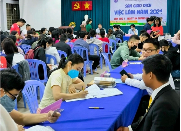 Nâng mức hưởng trợ cấp thất nghiệp lên 75% có phù hợp?- Ảnh 1. Nâng mức hưởng trợ cấp thất nghiệp lên 75% có phù hợp?- Ảnh 1.
