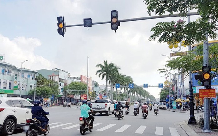 Bỏ đề xuất cấm tuyệt đối vượt đèn vàng- Ảnh 1. Bỏ đề xuất cấm tuyệt đối vượt đèn vàng- Ảnh 1.