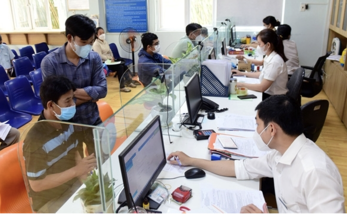 Lý do người trẻ cố rút BHXH một lần, không chờ đến tuổi hưu- Ảnh 1. Lý do người trẻ cố rút BHXH một lần, không chờ đến tuổi hưu- Ảnh 1.