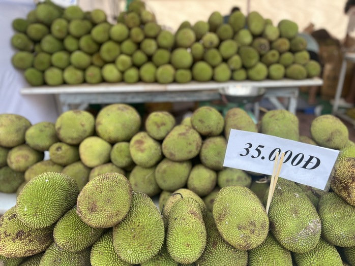 Dòng người nườm nượp đổ về Lái Thiêu “săn” đặc sản - Ảnh 9. Dòng người nườm nượp đổ về Lái Thiêu “săn” đặc sản - Ảnh 9.