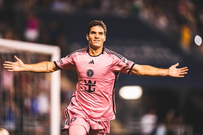 Không Messi và Suarez, Inter Miami thắng ngược dòng  dù nhận 2 thẻ đỏ- Ảnh 2.