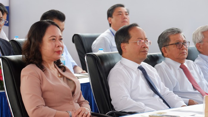 VIDEO: Khánh thành tuyến nối và tuyến tránh hơn 2.100 tỉ đồng ở An Giang- Ảnh 2.