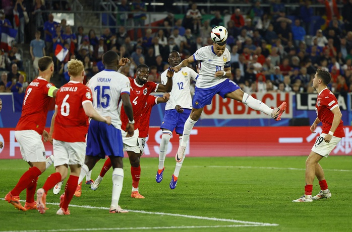 Euro 2024: Mbappe giúp Pháp thắng trận ra quân- Ảnh 2. Euro 2024: Mbappe giúp Pháp thắng trận ra quân- Ảnh 2.