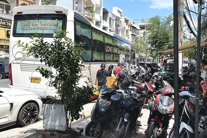 Nhà xe Long Vân đón khách tùy tiện ở phường 26, quận Bình Thạnh Nhà xe Long Vân đón khách tùy tiện ở phường 26, quận Bình Thạnh
