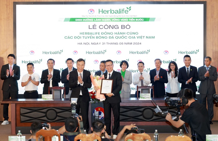 Góc nhìn chuyên gia: Tuyển Việt Nam cần tăng cường thể lực, chuyên nghiệp trong dinh dưỡng để tối ưu hóa hiệu suất thi đấu- Ảnh 1. Góc nhìn chuyên gia: Tuyển Việt Nam cần tăng cường thể lực, chuyên nghiệp trong dinh dưỡng để tối ưu hóa hiệu suất thi đấu- Ảnh 1.