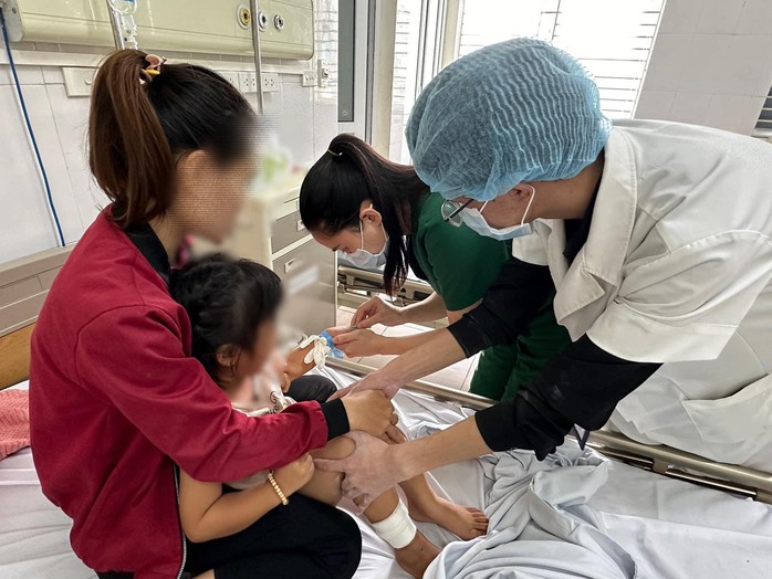 Bé trai tử vong sau hơn 1 tháng bị chó cắn- Ảnh 2. Bé trai tử vong sau hơn 1 tháng bị chó cắn- Ảnh 2.