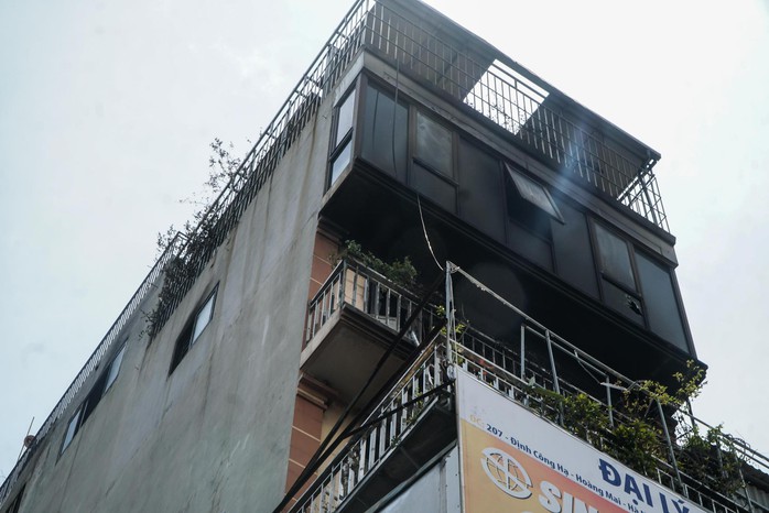 Hiện trường vụ cháy khiến 4 người bị mắc kẹt dẫn đến tử vong- Ảnh 1. Hiện trường vụ cháy khiến 4 người bị mắc kẹt dẫn đến tử vong- Ảnh 1.