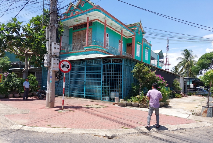 Chuyện lạ: Mua đất đấu giá 20 năm chưa làm được sổ đỏ- Ảnh 1. Chuyện lạ: Mua đất đấu giá 20 năm chưa làm được sổ đỏ- Ảnh 1.