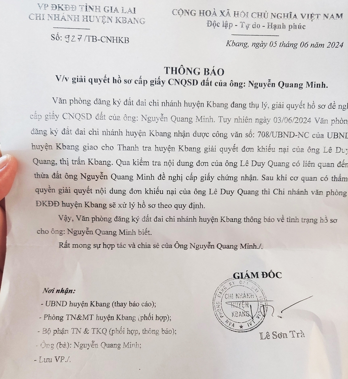 Chuyện lạ: Mua đất đấu giá 20 năm chưa làm được sổ đỏ- Ảnh 3. Chuyện lạ: Mua đất đấu giá 20 năm chưa làm được sổ đỏ- Ảnh 3.