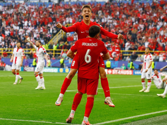 Euro 2024: Sao trẻ Real Madrid tạo siêu phẩm cho Thổ Nhĩ Kỳ- Ảnh 6. Euro 2024: Sao trẻ Real Madrid tạo siêu phẩm cho Thổ Nhĩ Kỳ- Ảnh 6.