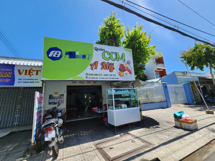 Kiên Giang dẹp loạn bảng hiệu có logo "lạ" trên đường phố ra sao?- Ảnh 2. Kiên Giang dẹp loạn bảng hiệu có logo "lạ" trên đường phố ra sao?- Ảnh 2.