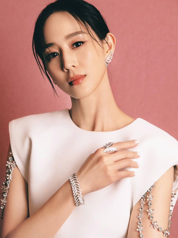 Loạt đầm nhà thiết kế Việt được sao ngoại yêu thích- Ảnh 1. Loạt đầm nhà thiết kế Việt được sao ngoại yêu thích- Ảnh 1.