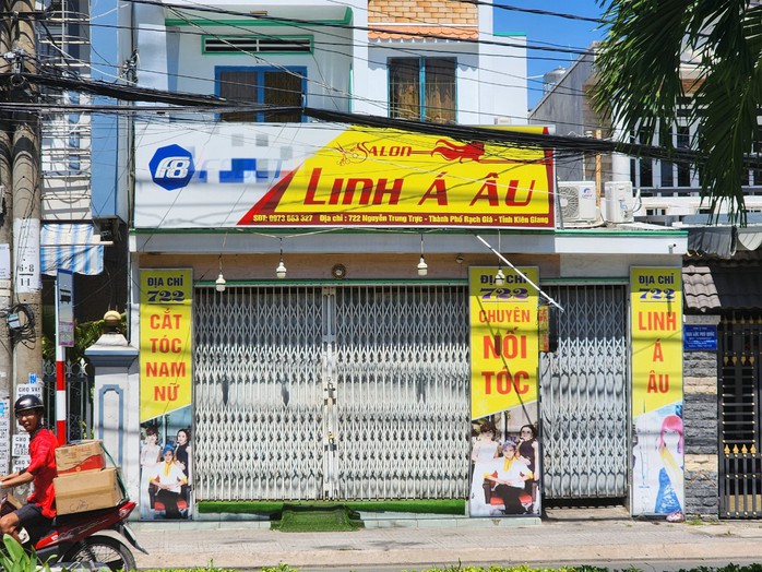 Kiên Giang dẹp loạn bảng hiệu có logo "lạ" trên đường phố ra sao?- Ảnh 3. Kiên Giang dẹp loạn bảng hiệu có logo "lạ" trên đường phố ra sao?- Ảnh 3.