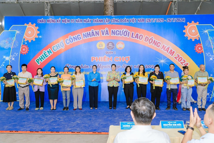 Tháng Công nhân lần thứ 16: Chăm lo, gắn kết người lao động- Ảnh 1. Tháng Công nhân lần thứ 16: Chăm lo, gắn kết người lao động- Ảnh 1.
