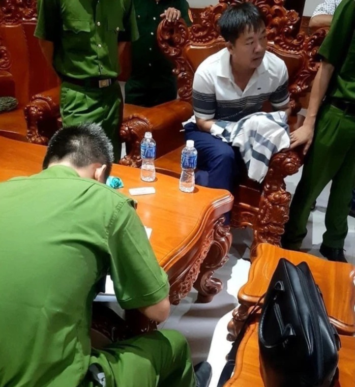 Quyền đội trưởng thuộc Cục QLTT Bình Thuận nhận hối lộ phải hầu tòa- Ảnh 2. Quyền đội trưởng thuộc Cục QLTT Bình Thuận nhận hối lộ phải hầu tòa- Ảnh 2.