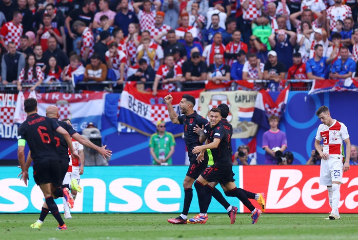 Euro 2024: Ngược dòng bất thành, Croatia bị Albania chia điểm phút bù giờ- Ảnh 4. Euro 2024: Ngược dòng bất thành, Croatia bị Albania chia điểm phút bù giờ- Ảnh 4.