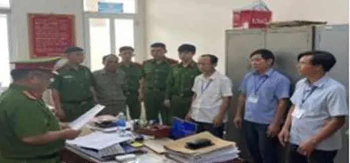 Vì sao chủ tịch, phó chủ tịch xã ở Đồng Nai bị bắt ?- Ảnh 1. Vì sao chủ tịch, phó chủ tịch xã ở Đồng Nai bị bắt ?- Ảnh 1.