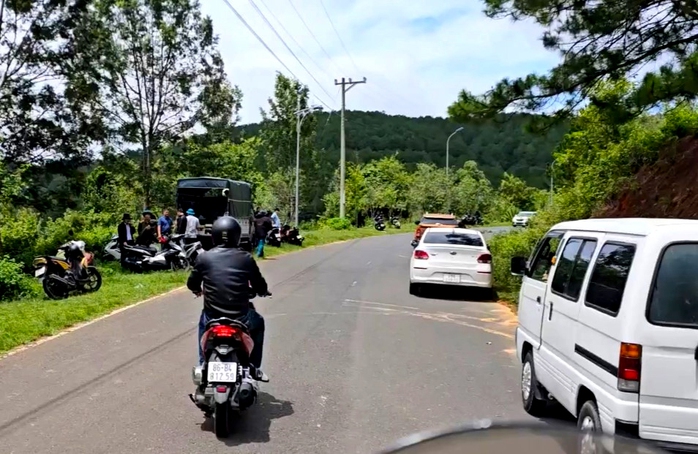 Vụ phát hiện chân người ở Đà Lạt: Công an thông báo về các đặc điểm nhận dạng nạn nhân- Ảnh 1.