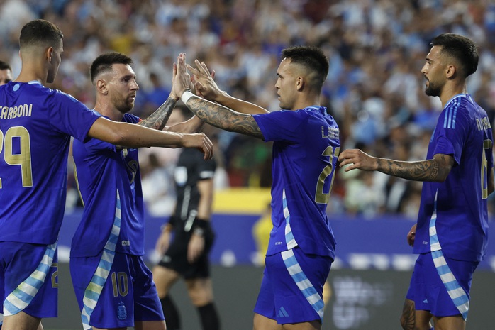 Messi: Kỷ lục và ngọn lửa thắp hy vọng cho kỳ World Cup thứ 6- Ảnh 1. Messi: Kỷ lục và ngọn lửa thắp hy vọng cho kỳ World Cup thứ 6- Ảnh 1.