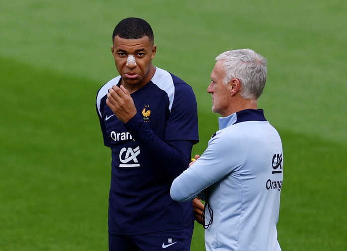 EURO 2024: Ấn định ngày Mbappe phẫu thuật chấn thương mũi- Ảnh 2. EURO 2024: Ấn định ngày Mbappe phẫu thuật chấn thương mũi- Ảnh 2.