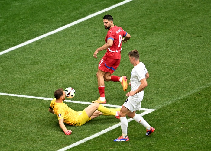 Euro 2024: Serbia trở lại từ cửa tử, chia điểm với Slovenia phút chót- Ảnh 2. Euro 2024: Serbia trở lại từ cửa tử, chia điểm với Slovenia phút chót- Ảnh 2.
