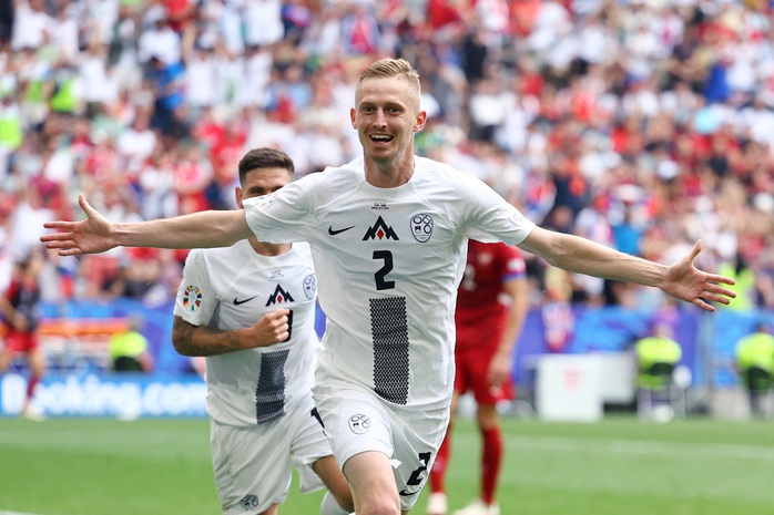 Euro 2024: Serbia trở lại từ cửa tử, chia điểm với Slovenia phút chót- Ảnh 4. Euro 2024: Serbia trở lại từ cửa tử, chia điểm với Slovenia phút chót- Ảnh 4.