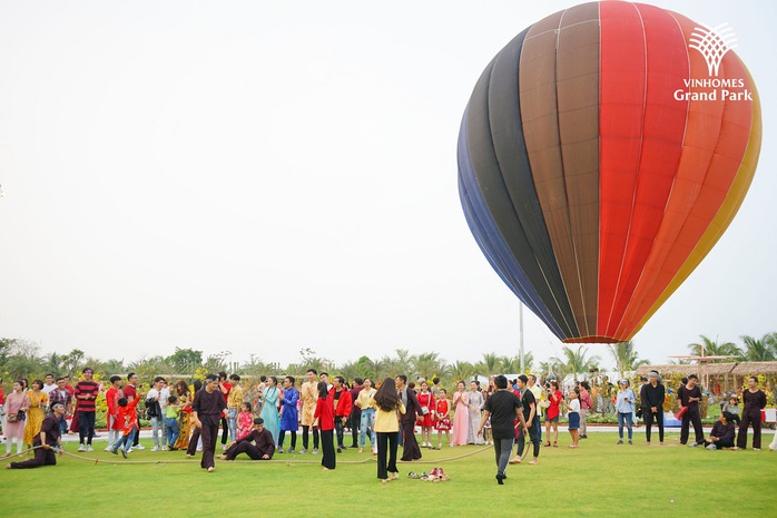 Không khí lễ hội luôn sôi động suốt 365 ngày trong năm góp phần tạo nên sức sống cho Vinhomes Grand Park Không khí lễ hội luôn sôi động suốt 365 ngày trong năm góp phần tạo nên sức sống cho Vinhomes Grand Park