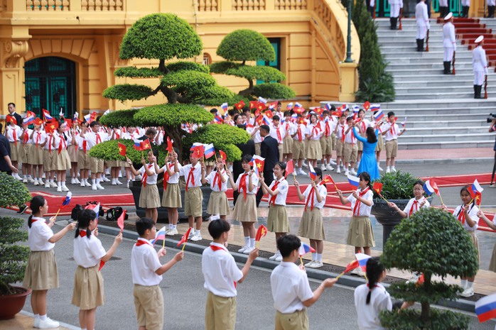 Phủ Chủ tịch trước lễ đón Tổng thống Nga Putin- Ảnh 11. Phủ Chủ tịch trước lễ đón Tổng thống Nga Putin- Ảnh 11.