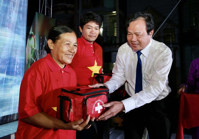 "Tự hào cờ Tổ quốc" – Chương trình đong đầy ý nghĩa- Ảnh 2. "Tự hào cờ Tổ quốc" – Chương trình đong đầy ý nghĩa- Ảnh 2.