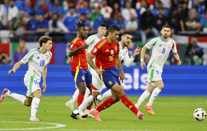 Công bố đề cử Quả bóng vàng 2024: Rodri và Vinicius Junior tỏa sáng- Ảnh 3. Công bố đề cử Quả bóng vàng 2024: Rodri và Vinicius Junior tỏa sáng- Ảnh 3.