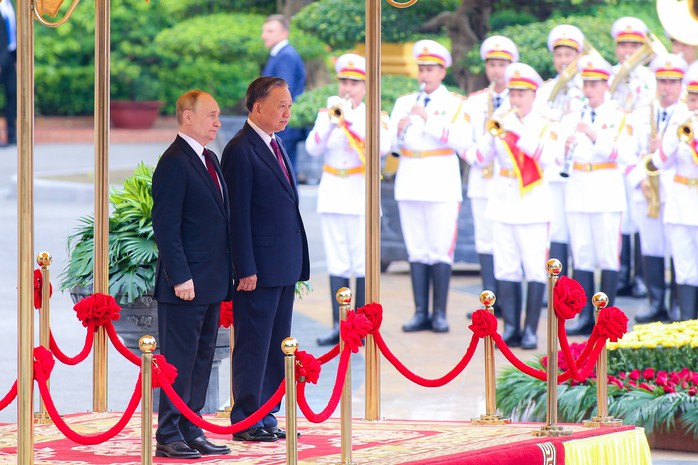Chủ tịch nước Tô Lâm chủ trì lễ đón chính thức Tổng thống Nga Vladimir Putin- Ảnh 7. Chủ tịch nước Tô Lâm chủ trì lễ đón chính thức Tổng thống Nga Vladimir Putin- Ảnh 7.