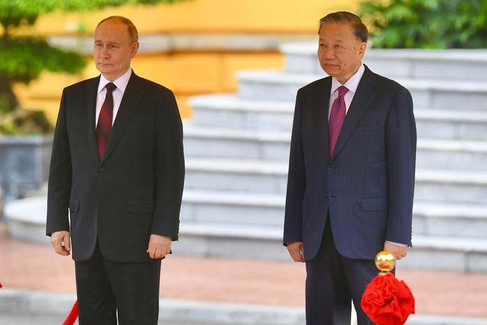 Chủ tịch nước Tô Lâm chủ trì lễ đón chính thức Tổng thống Nga Vladimir Putin- Ảnh 10. Chủ tịch nước Tô Lâm chủ trì lễ đón chính thức Tổng thống Nga Vladimir Putin- Ảnh 10.