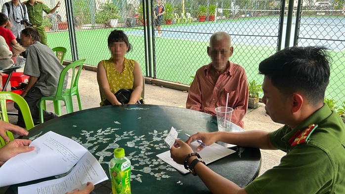 Dẹp nạn chăn dắt ăn xin (*): Cần giải pháp đồng bộ, triệt để- Ảnh 1. Dẹp nạn chăn dắt ăn xin (*): Cần giải pháp đồng bộ, triệt để- Ảnh 1.