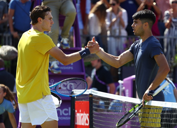 Alcaraz sẩy chân, Djokovic không tốn sức vẫn trở lại tốp 2 thế giới- Ảnh 1. Alcaraz sẩy chân, Djokovic không tốn sức vẫn trở lại tốp 2 thế giới- Ảnh 1.
