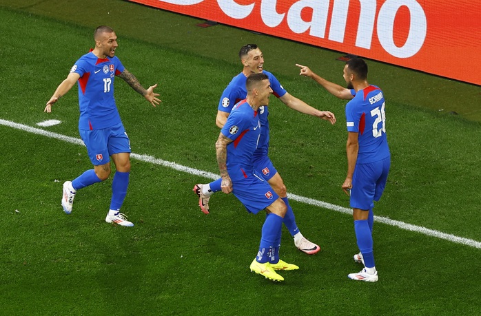 Euro 2024: Ukraine ngược dòng thắng Slovakia, thắp lại hy vọng- Ảnh 1. Euro 2024: Ukraine ngược dòng thắng Slovakia, thắp lại hy vọng- Ảnh 1.