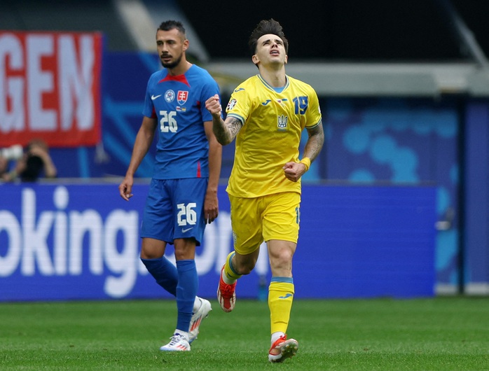 Euro 2024: Ukraine ngược dòng thắng Slovakia, thắp lại hy vọng- Ảnh 3. Euro 2024: Ukraine ngược dòng thắng Slovakia, thắp lại hy vọng- Ảnh 3.