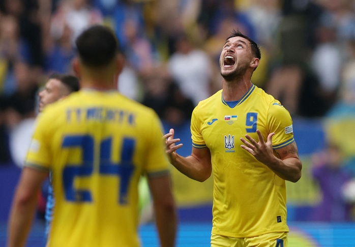 Euro 2024: Ukraine ngược dòng thắng Slovakia, thắp lại hy vọng- Ảnh 5. Euro 2024: Ukraine ngược dòng thắng Slovakia, thắp lại hy vọng- Ảnh 5.