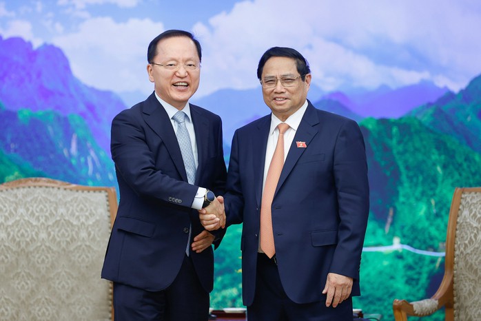 Thủ tướng Phạm Minh Chính tiếp ông Park Hark Kyu, Tổng Giám đốc phụ trách tài chính của Tập đoàn Samsung Ảnh: NHẬT BẮC Thủ tướng Phạm Minh Chính tiếp ông Park Hark Kyu, Tổng Giám đốc phụ trách tài chính của Tập đoàn Samsung Ảnh: NHẬT BẮC
