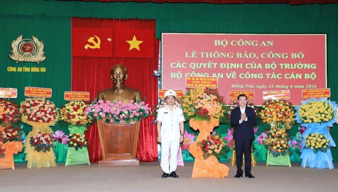 Đại tá Nguyễn Hồng Phong làm Giám đốc Công an tỉnh Đồng Nai- Ảnh 2. Đại tá Nguyễn Hồng Phong làm Giám đốc Công an tỉnh Đồng Nai- Ảnh 2.