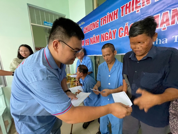 Báo chí thường trú Khánh Hòa mang niềm vui đến bệnh nhân phong- Ảnh 1. Báo chí thường trú Khánh Hòa mang niềm vui đến bệnh nhân phong- Ảnh 1.