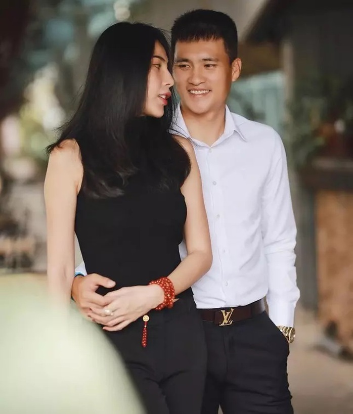 Công Vinh lên tiếng phản ứng mạnh tin đồn về hôn nhân- Ảnh 1. Công Vinh lên tiếng phản ứng mạnh tin đồn về hôn nhân- Ảnh 1.
