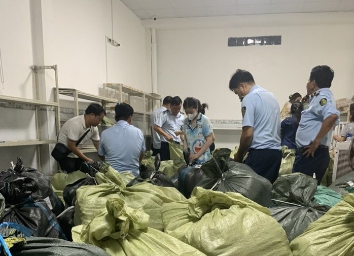 Vì sao QLTT Cà Mau tạm giữ nhiều tấn hàng của Vì sao QLTT Cà Mau tạm giữ nhiều tấn hàng của