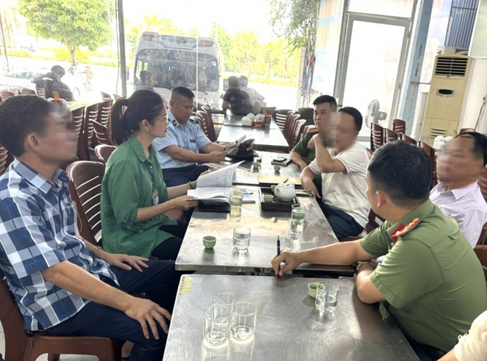 Một nhà hàng ở Hạ Long đã niêm yết giá không rõ còn khiêu khích khách- Ảnh 1. Một nhà hàng ở Hạ Long đã niêm yết giá không rõ còn khiêu khích khách- Ảnh 1.
