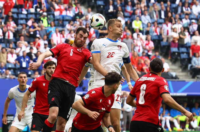 Euro 2024: Hòa Czech, Georgia suýt tạo "địa chấn" thành Hamburg- Ảnh 1. Euro 2024: Hòa Czech, Georgia suýt tạo "địa chấn" thành Hamburg- Ảnh 1.