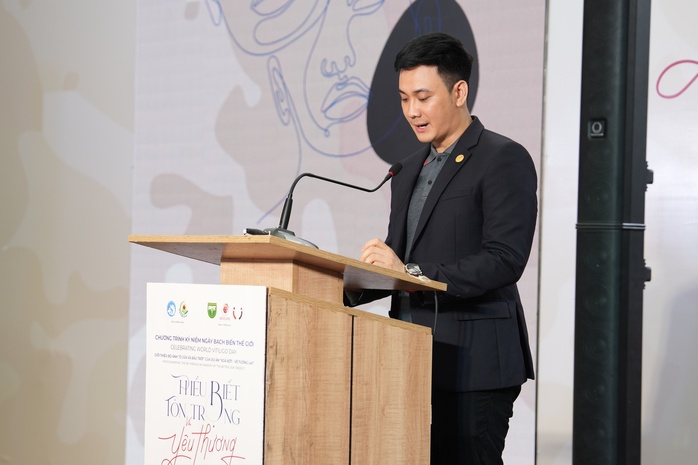 Đại diện đơn vị tổ chức, Tiến sĩ - bác sĩ Nguyễn Ngọc Khôi - Nhà sáng lập Phòng khám Chuyên khoa Da liễu Medcare phát biểu. Đại diện đơn vị tổ chức, Tiến sĩ - bác sĩ Nguyễn Ngọc Khôi - Nhà sáng lập Phòng khám Chuyên khoa Da liễu Medcare phát biểu.