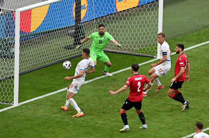 Euro 2024: Hòa Czech, Georgia suýt tạo "địa chấn" thành Hamburg- Ảnh 5. Euro 2024: Hòa Czech, Georgia suýt tạo "địa chấn" thành Hamburg- Ảnh 5.